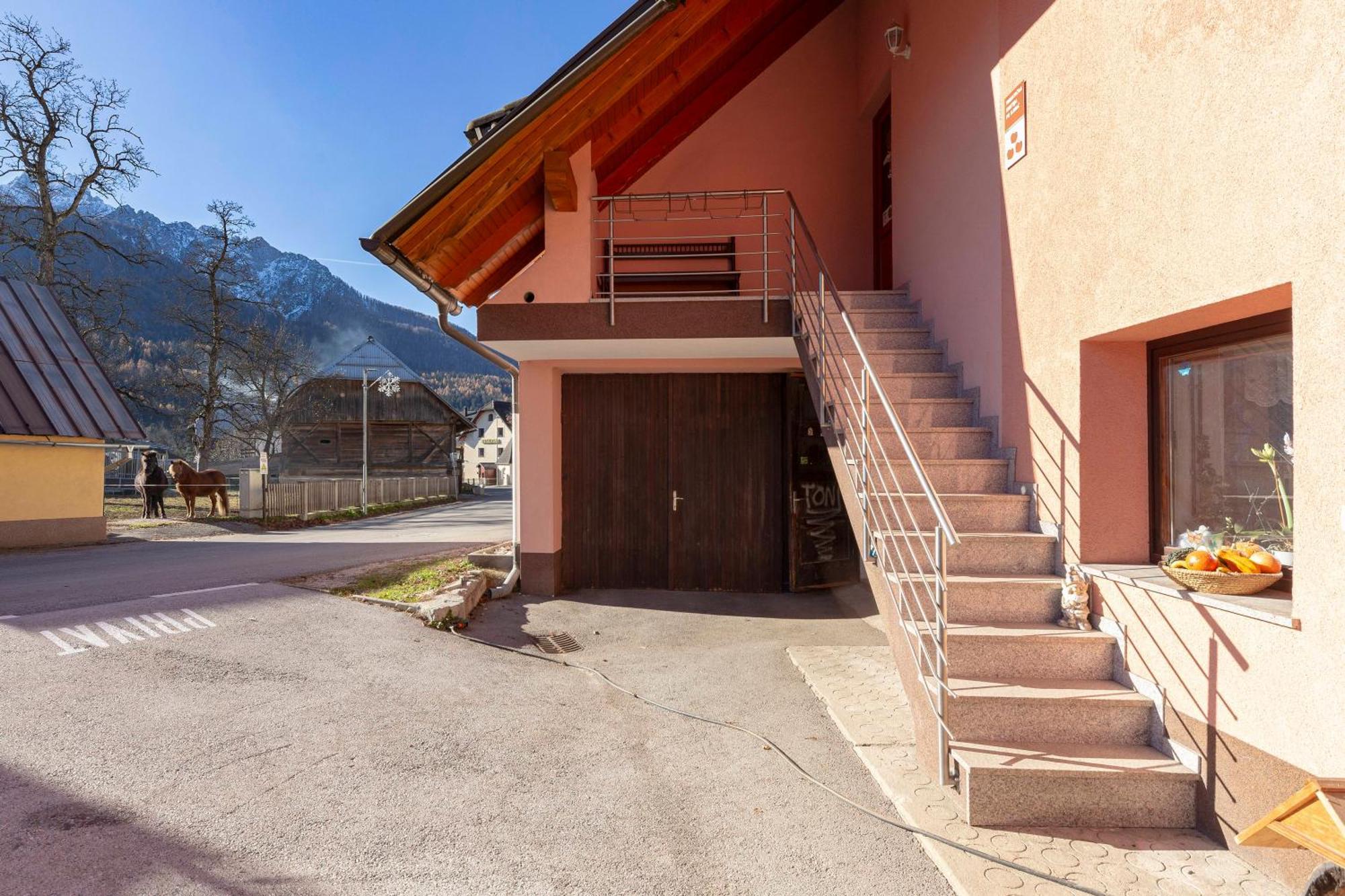 Apartment Pr' Kavac Rateče Esterno foto